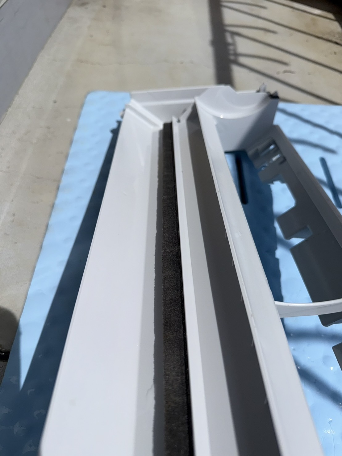 ドレンパン周辺の施工後。洗浄してスッキリした状態