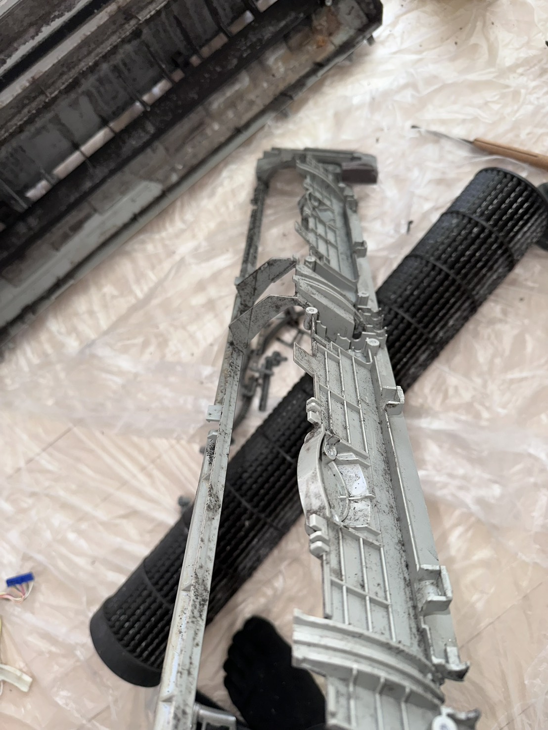 見える部分にも汚れが出ていた施工前の状態